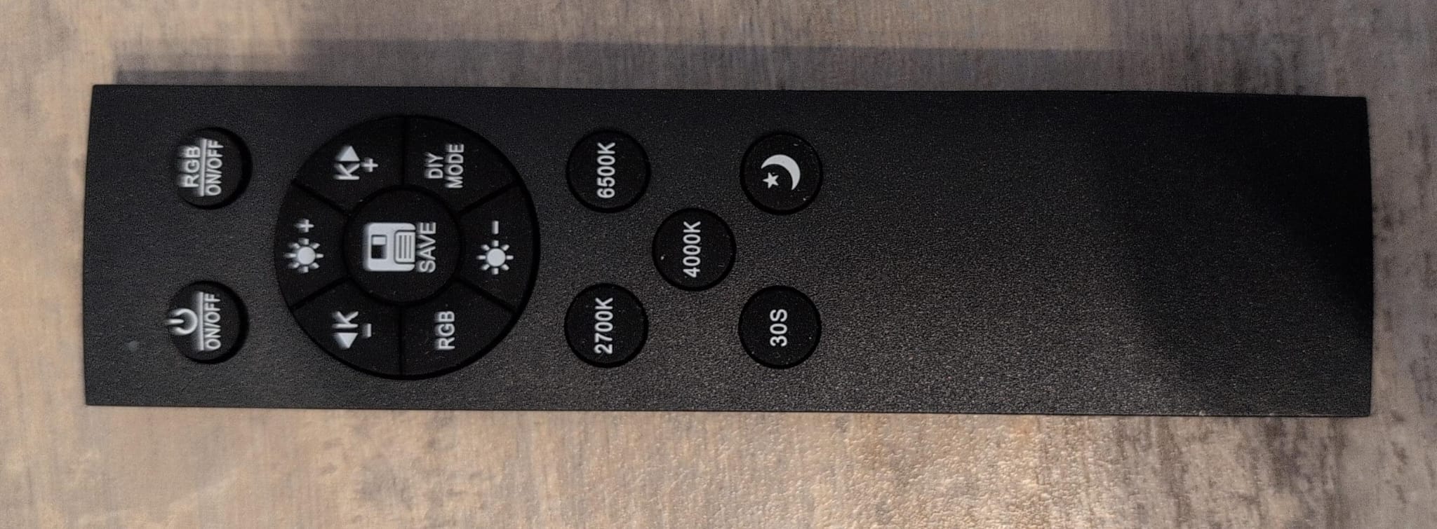 Lampadaire LED RGB 24W avec télécommande et variateur